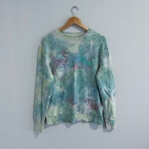 Walt Disney World Long Sleeve Parks Tie Dye Green Blue Crewneck Sweatshirt